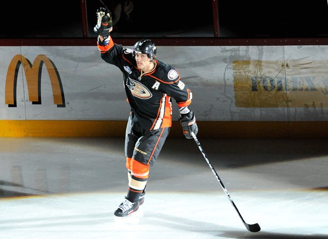 Selanne_Teemu_Anaheim_Hartwall_Areena_644px.jpg