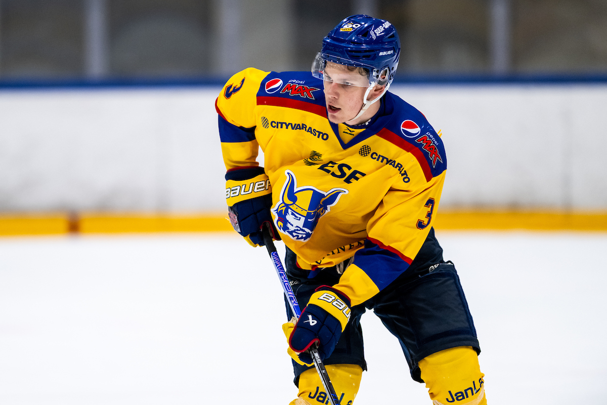 Alberts Smits avasi kautensa U20 SM-sarjassa huipputehokkaasti. (Kuva: Riku Laukkanen)