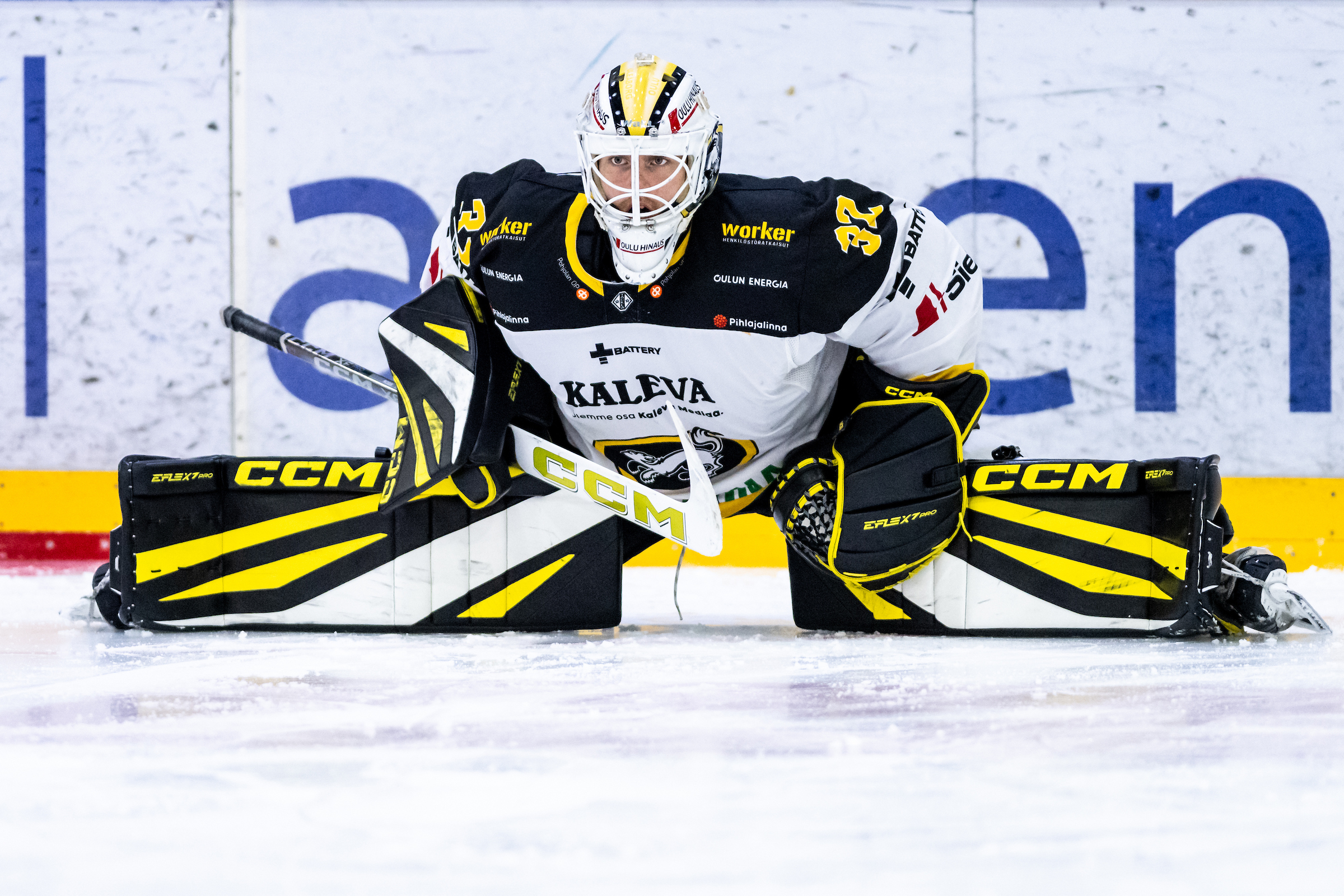 Kärppien Jester Rossi jätti Jukurit pudotuspeliavauksessa maaleitta. (Kuva: Riku Laukkanen)