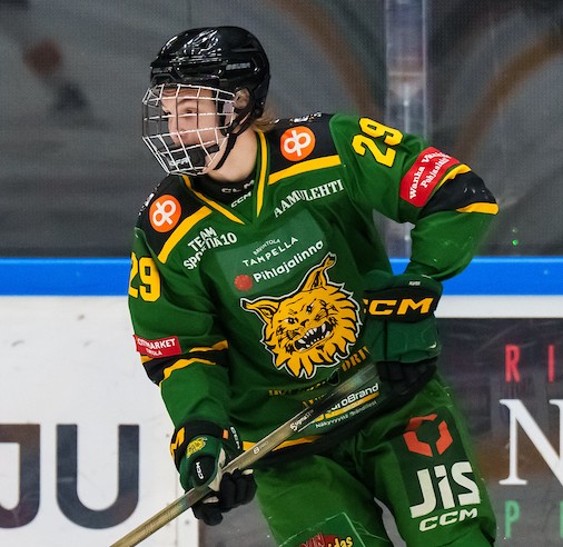 Ilveksen Joosua Nippala viimeisteli voitto-osuman K-Espoota vastaan ja kasvatti kauden maalimääränsä 12:een. (Kuva: Mika Kylmäniemi)