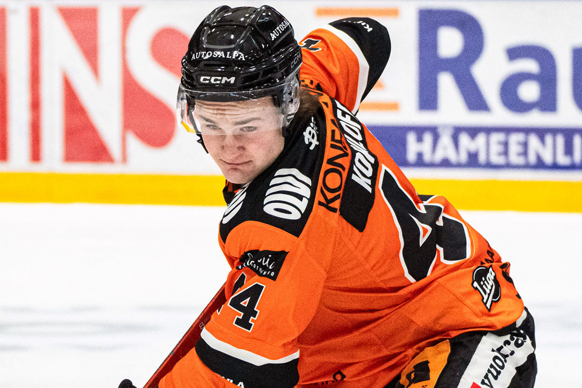 Oliver Kopiloff johdatti hattutempullaan HPK:n puolivälieriin. (Kuva: Liiga / Teemu Hannula)