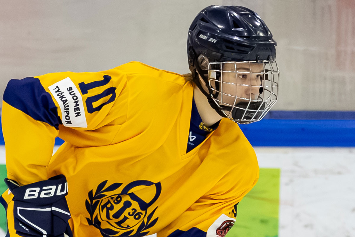 Roope Hämeenkorpi iski pudotuspelien avausmaalinsa tärkeään paikkaan. (Kuva: Matti Nenonen)