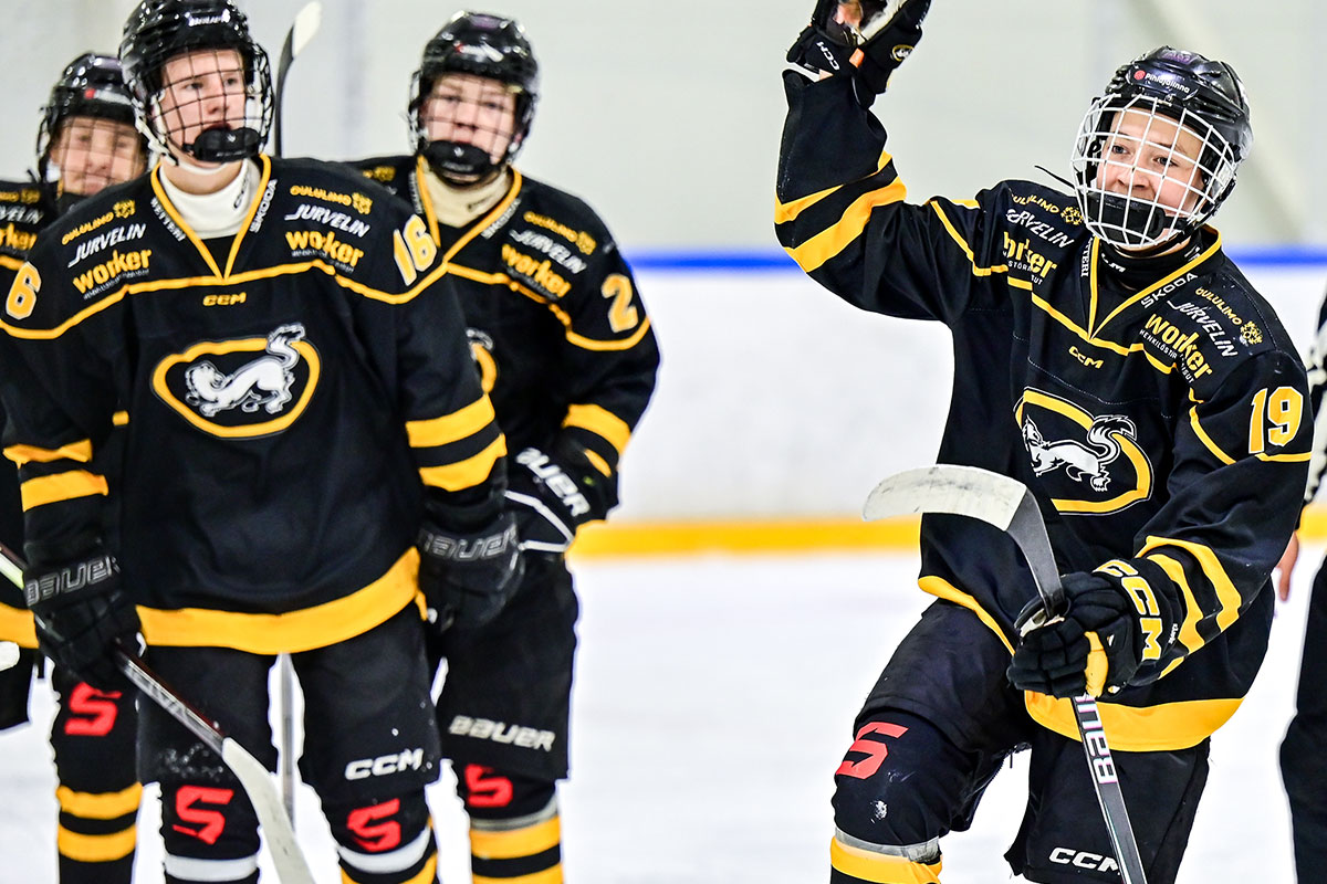 Hallitseva mestarijoukkue Kärpät vei U16 SM-sarjan runkosarjan voiton. (Kuva: Jussi Määttä)