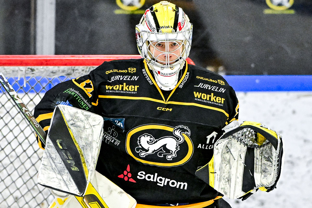 Kärppien Niilo Hinno pelasi nollapelin välierien toisessa osaottelussa. (Kuva: Jussi Määttä)