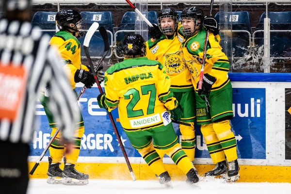 Ilves juhlii pronssia – Ylivoimaosumat isossa roolissa