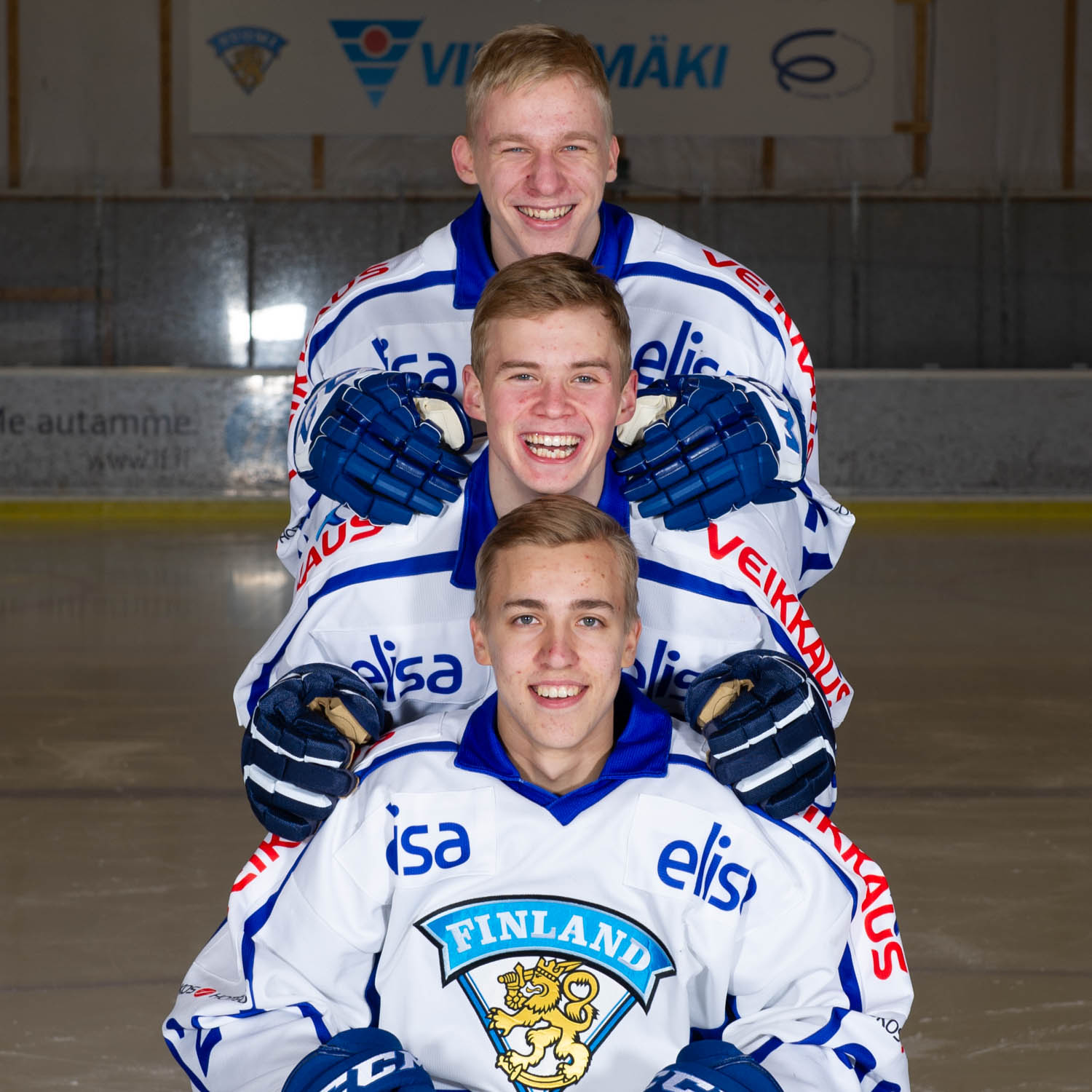 U20_Nuoret_Leijonat_MM-leiri_I_Vierumäki_16122013_kapteenit_Artturi_Lehkonen_Teuvo_Teräväinen_Esa_Lindell_0189.jpg