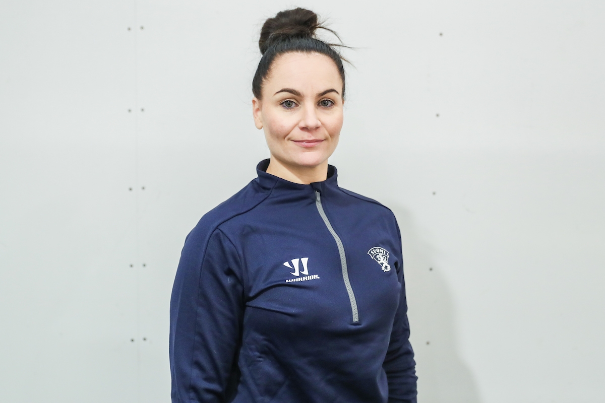 Tyttöleijonien fysioterapeutti Emma Palmroth, mitä fysioterapeutti tekee ennen peliä, pelin aikana ja jälkeen?