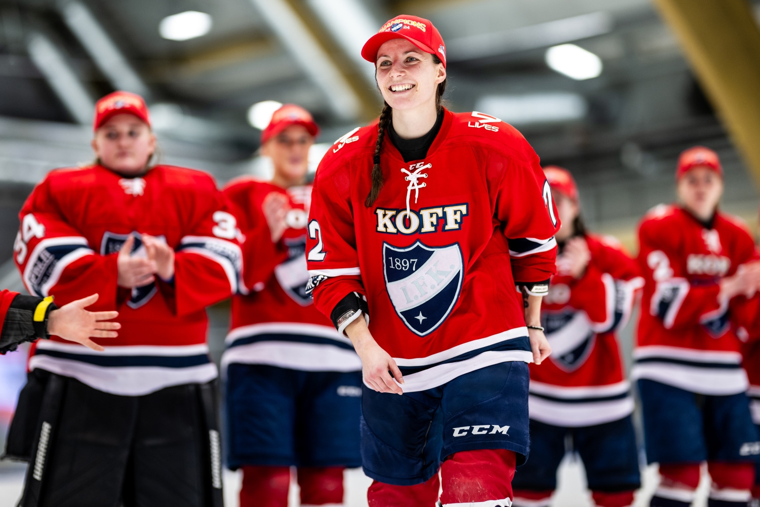 HIFK:n Clara Rozier valittiin Naisten Liigan pudotuspelien arvokkaimmaksi pelaajaksi. Ranskalainen oli isossa roolissa myös loppuottelusarjan katkaisseessa neljännessä pelissä.