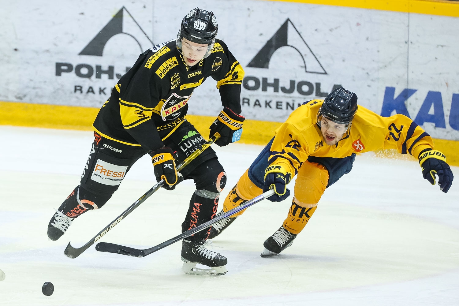 KalPan Kasper Puutio ja Lukon Luka Nyman tekivät kaikkensa joukkueittensa eteen.