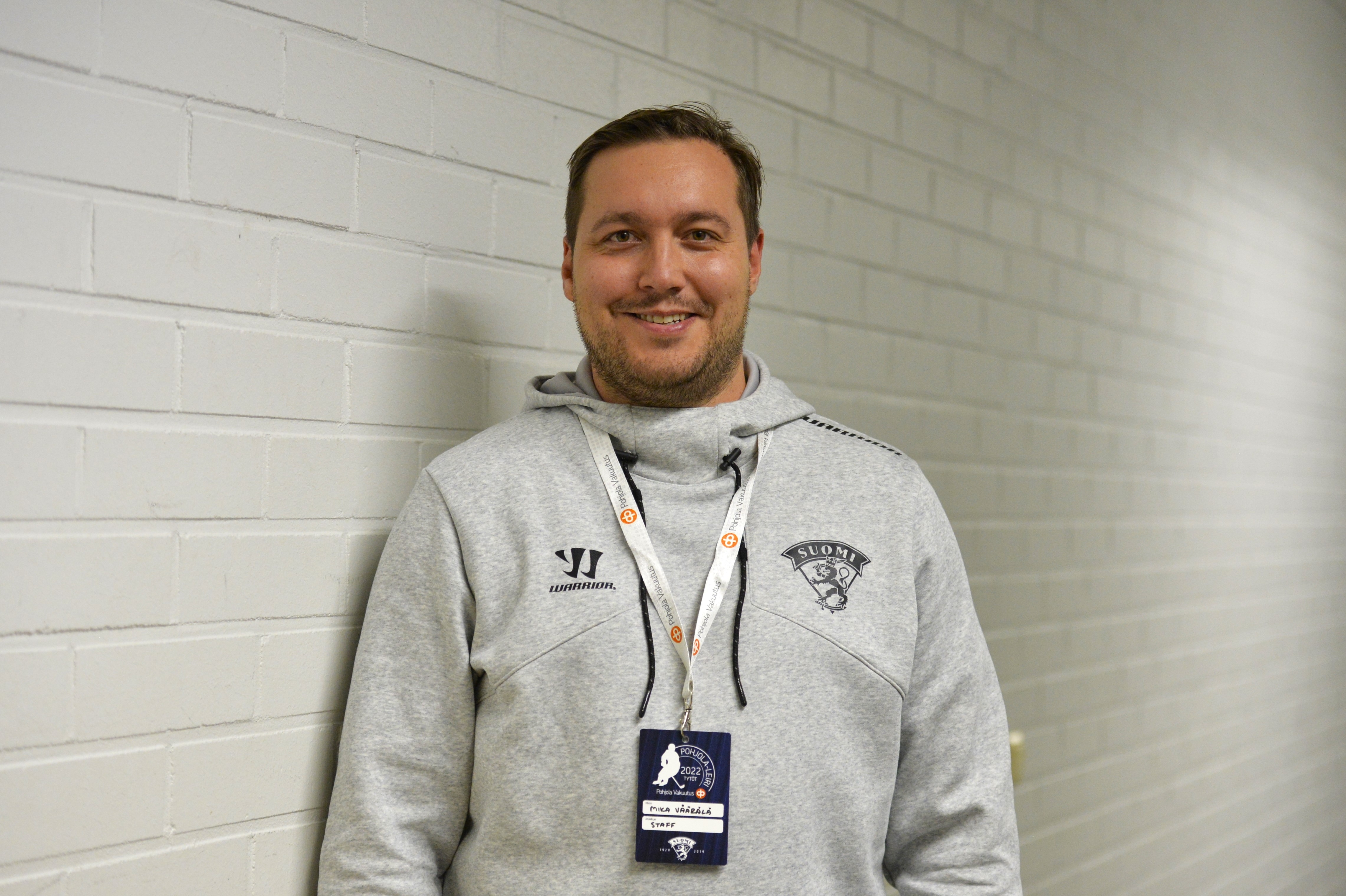 U16 tyttöjen päävalmentaja Mika Väärälä Pohjola-leiriltä: "Meillä on isona teemana se, että saa yrittää vähän erikoisempaakin kikkaa"