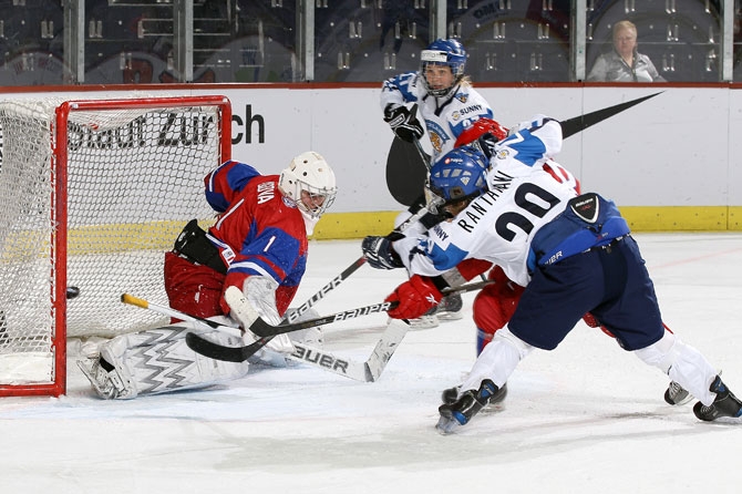Vuonna 2011 Naisleijonat voitti Venäjän pronssiottelussa - Maailmanennätysnainen iski ratkaisun