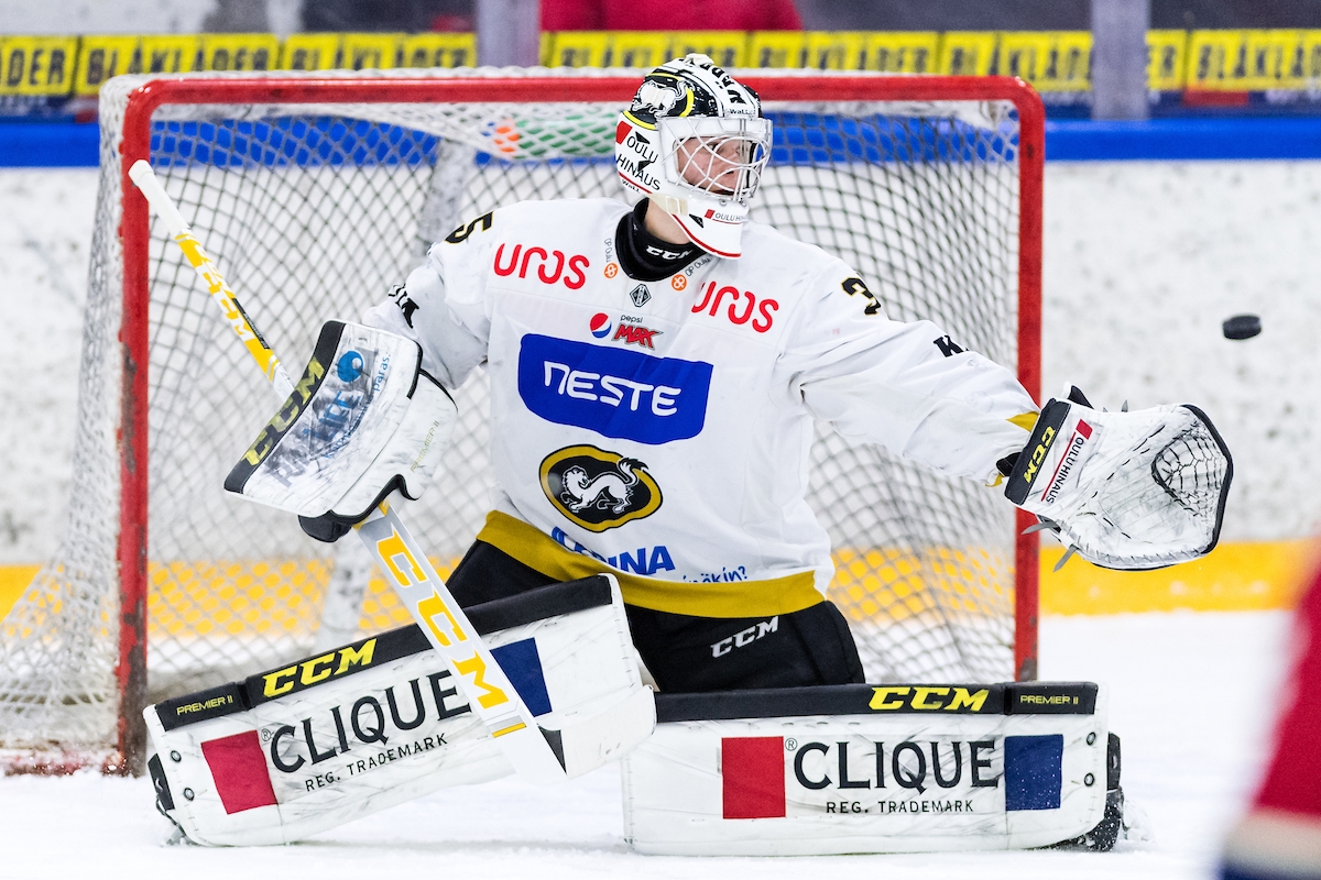 Kärppien Joel Blomqvist oli maalivahtitilastojen ykkönen Nuorten SM-liigassa. 