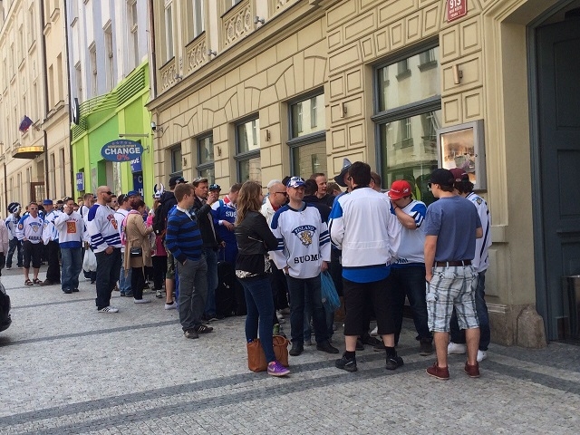 Otteluliput saivat Leijona-fanit jonottamaan Prahassa