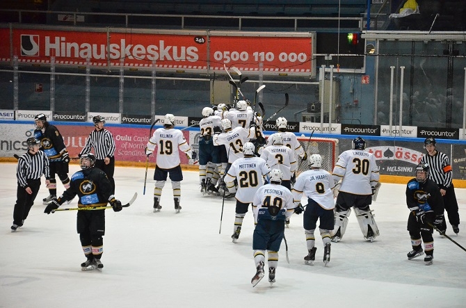 Blues juhli railakkaasti, kun espoolaisjoukkue kaatoi Kärpät näiden kotikaukalossa.
