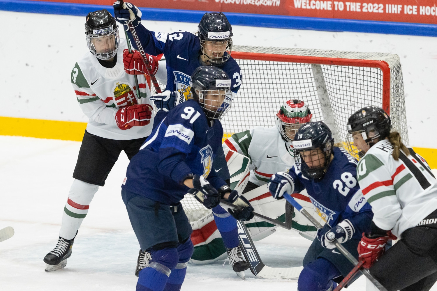 Kuvagalleria: Naisleijonat rutisti voiton Unkarista – 30 laukausta sijoitusottelusta