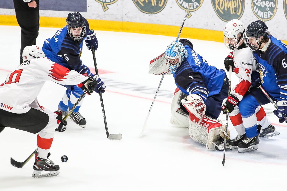 Pikkuleijonien maalivahti Roope Taponen piti nollan: "Sain pari koppia ja homma alkoi rullata"