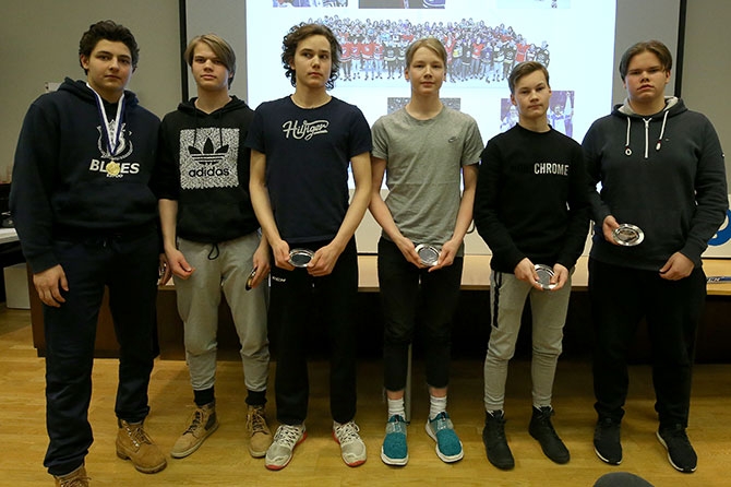 Vasemmalta Huuhtanen, Kärkkäinen, Salminen, Leppänen, Juusola ja Helomaa.