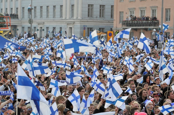 MM-kisoja jännitetään Senaatintorilla su 21.5. kello 17