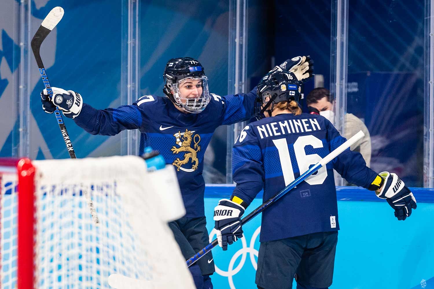 Susanna Tapani Naisleijonien paras pistenainen ja maalintekijä olympialaisissa – Suomalaisten pisteet