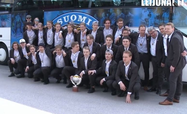 MM-Pikkuleijonat palasivat Suomeen - katso video paluujuhlatilaisuudesta