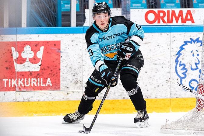 Pelicansin Aleks Haatanen iski kaksi kiekkoa Kärppien verkkoon.