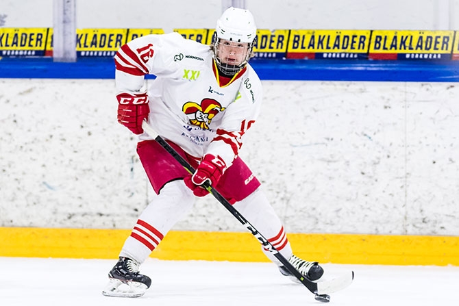 Kärpät ja Jokerit avausvoittoihin C-nuorten SM-sarjan välierissä – Varmistuvatko finaalijoukkueet jo sunnuntaina?