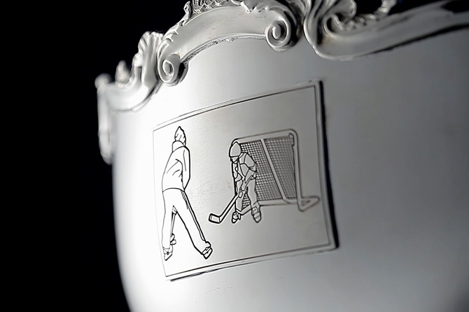 Nuorten SM-liigan voittopokaali Legacy Bowl.