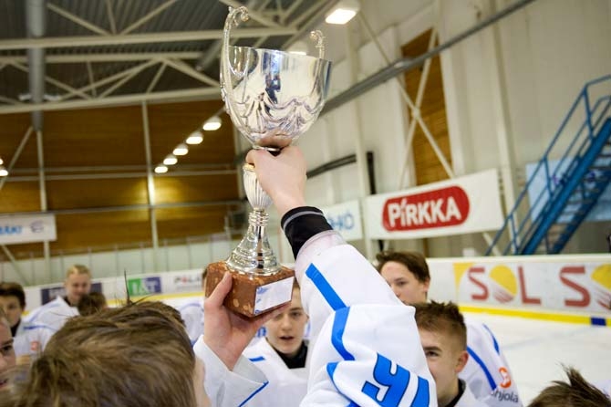Pohjola-turnauksen voittopokaalin pokkasi Etelä 1:n joukkue.