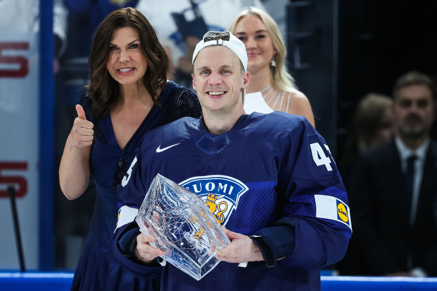 Parhaan pelaajan palkinto Suomeen – Jussi Olkinuora MM-turnauksen MVP