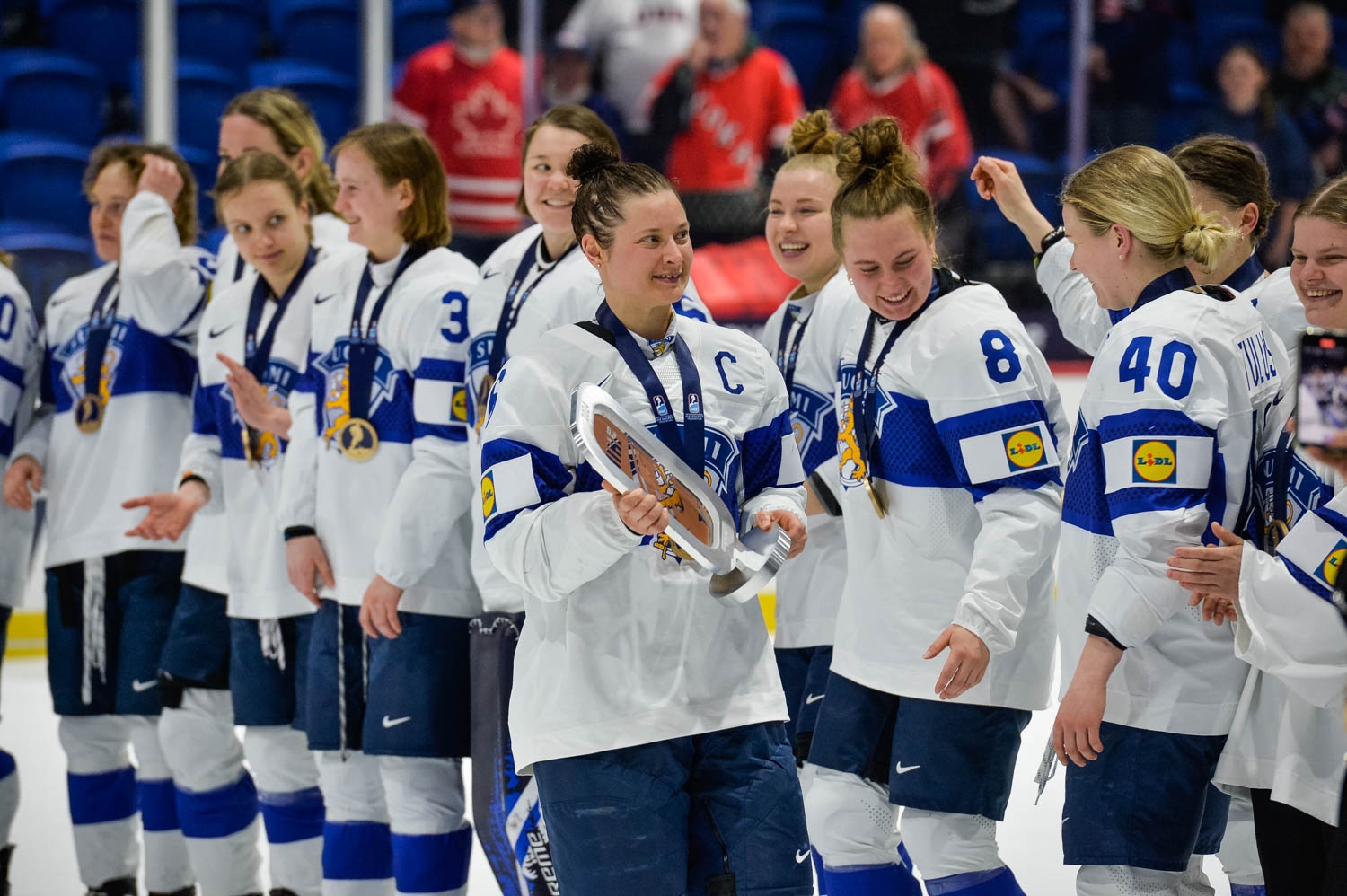Jenni Hiirikoski on ylpeä MM-pronssijoukkueesta: "Todella spesiaali mitali"