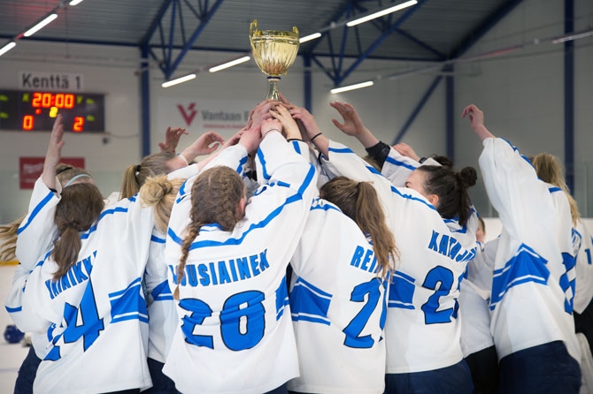 Team Kuortane juhli Suomen mestaruutta.