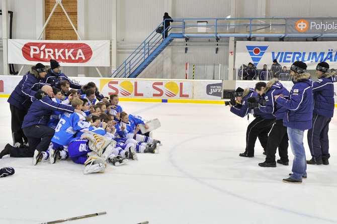 Etelä 2:n valmennus kiitti joukkuetta Pohjola-leirin finaalin jälkeen - Video!