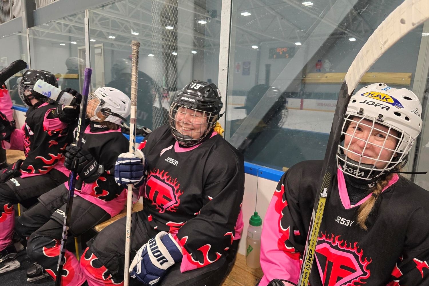Team Flames on hyvinkääläinen pirteä naisten jääkiekkoporukka.