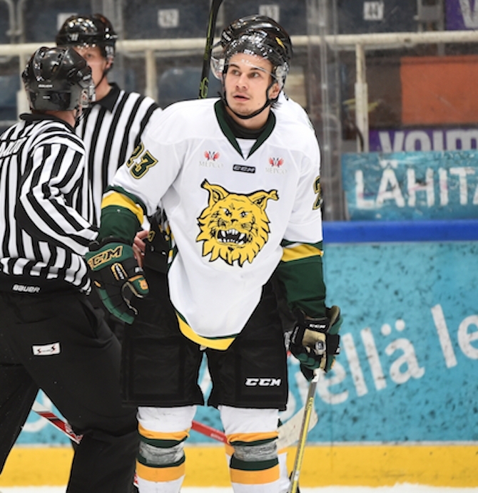 Juho Liuksiala iski tasoituksen ja 6-5-voittomaalin Bluesin verkkoon alle kahdessa minuutissa. 