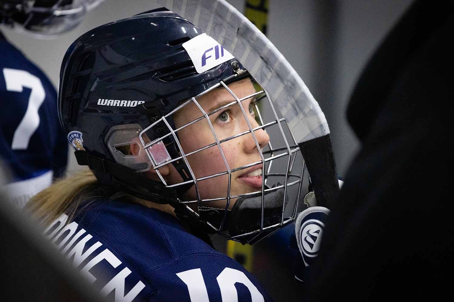 Elisa Holopainen Suomen MM-joukkueen paras maalintekijä ja pistenainen – Suomalaisten pisteet