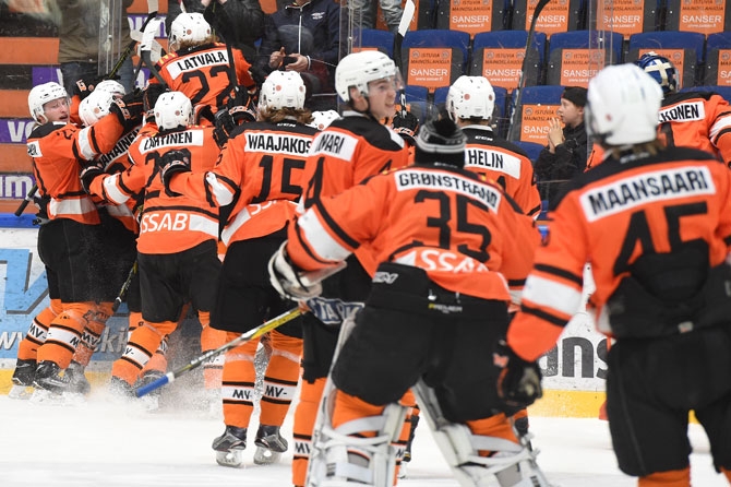 HPK juhli avausvoittoaan railakkaasti.