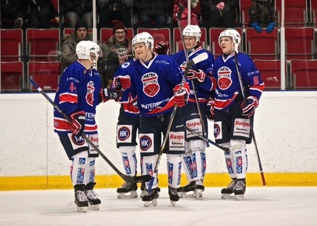 Ketterä jatkoi vahvaa virettään välierien avausottelussa.