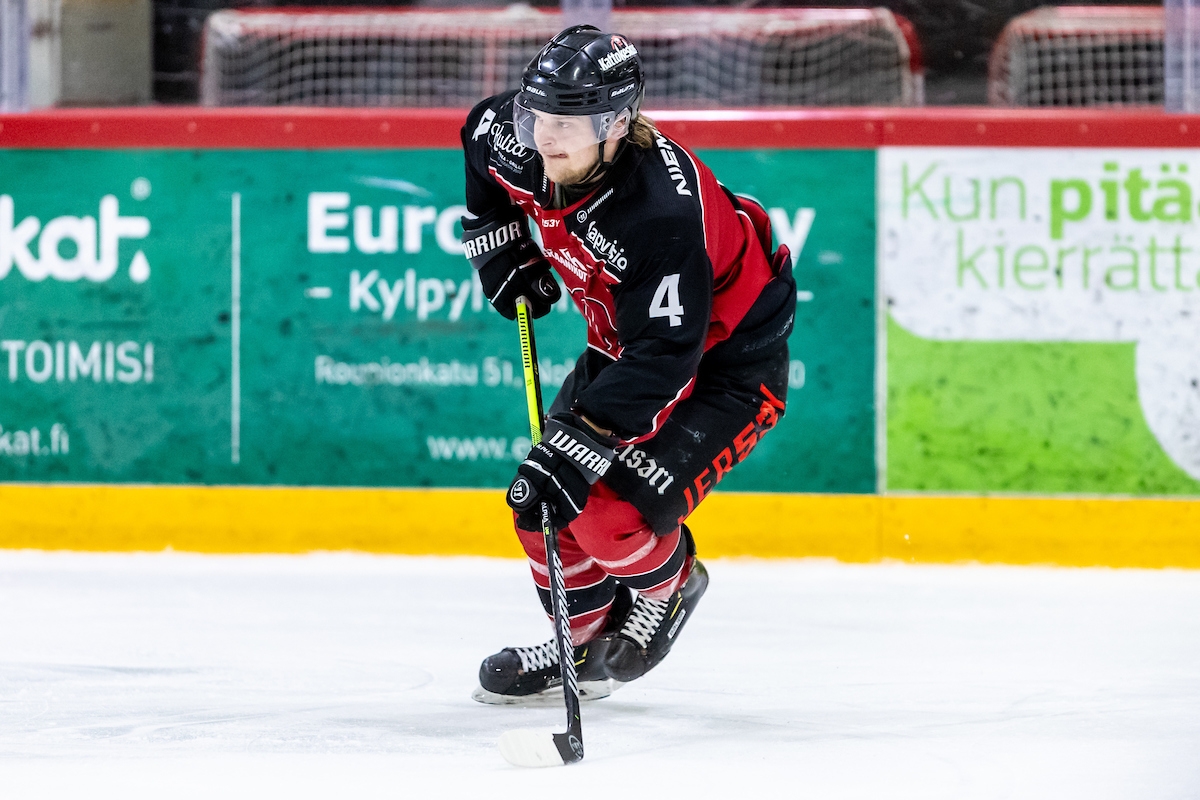 Valtteri Ylitalon jatkoeräosuma ratkaisi Suomi-sarjan mestaruuden Nokian Pyrylle.