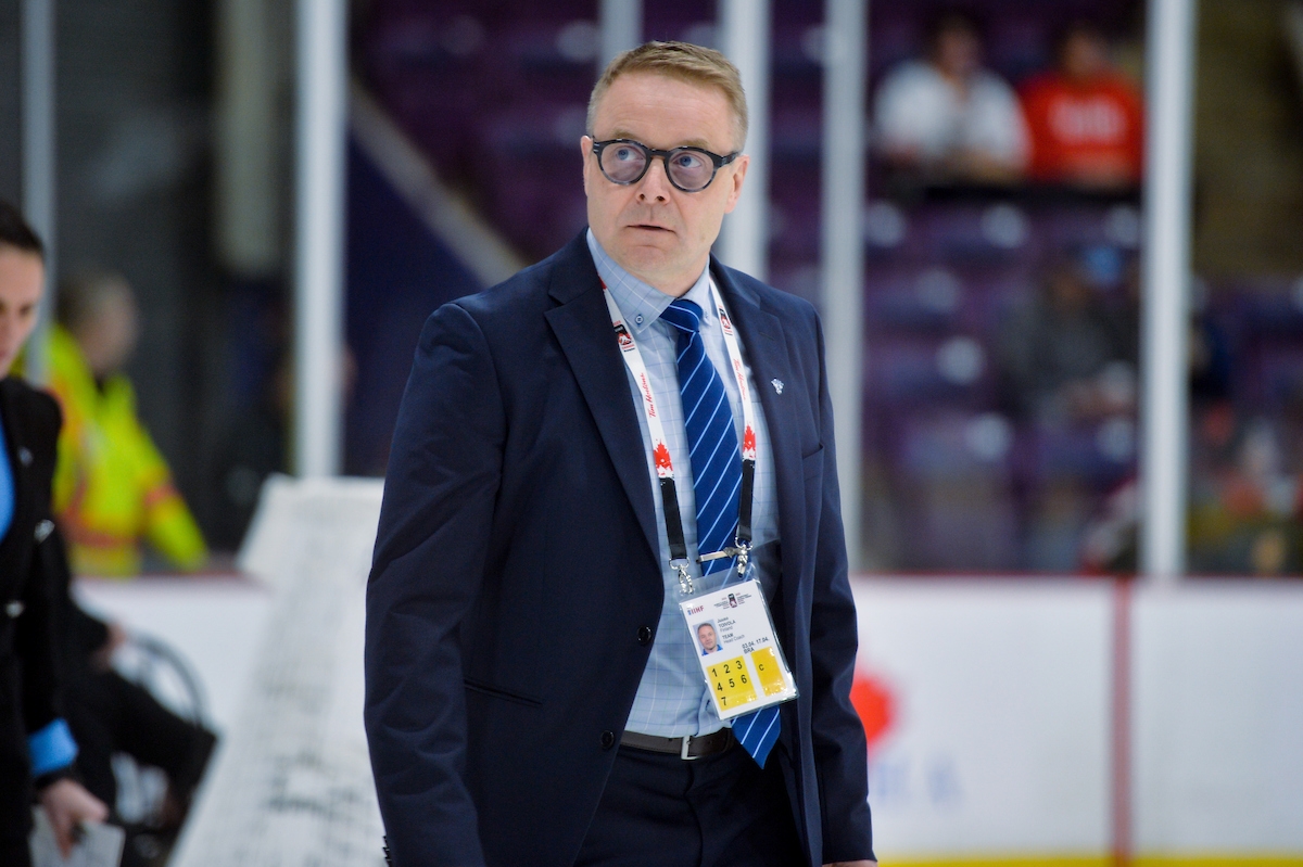 Naisleijonat: Suomen joukkue pettyi mutta loi jo katsettaan perjantaihin – Juuso Toivola: "Lähdemme taistelemaan isolla Leijona-sydämellä"