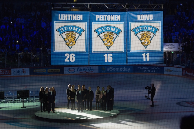 Pelinumeron jäädytystilaisuutta Peltonen kuvailee tunteikkaasti.