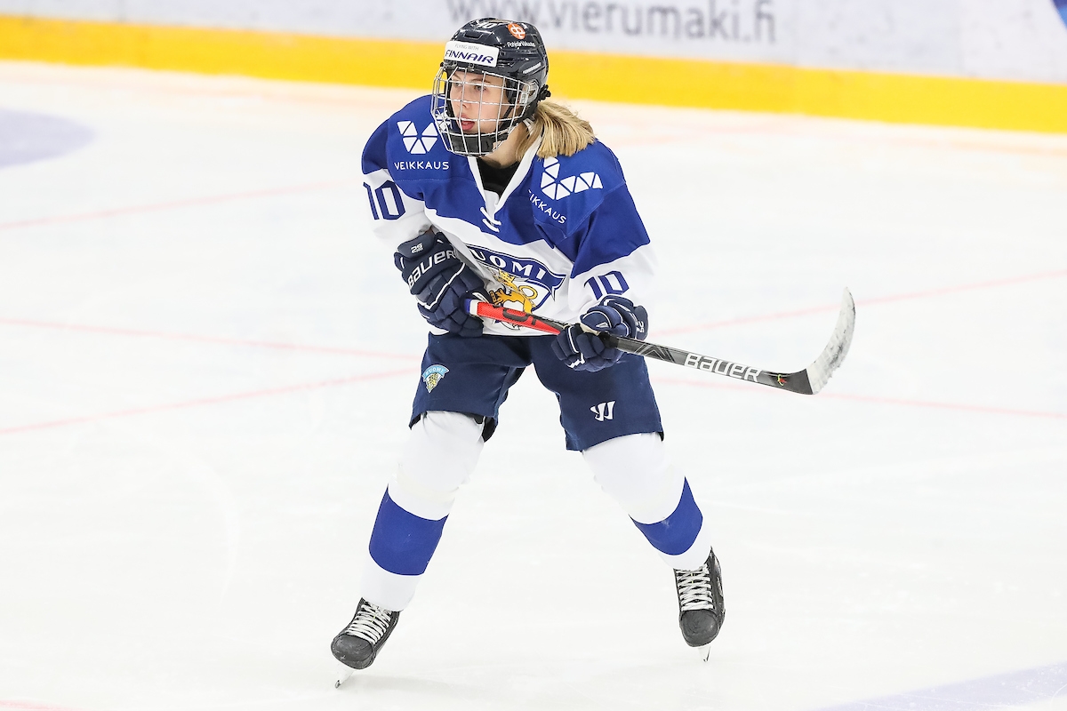 Naisleijonien hyökkääjä Elisa Holopainen: ”Tavoitteena on lähteä kirkastamaan mitali”