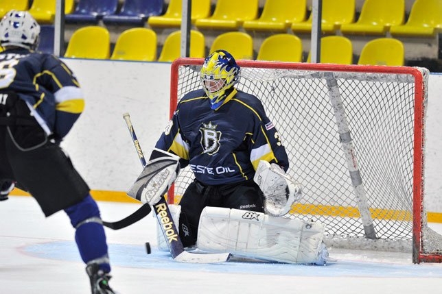 Blues-maalivahti Christoffer Hernberg on paljon vartijana finaalisarjassa Jokereita vastaan.