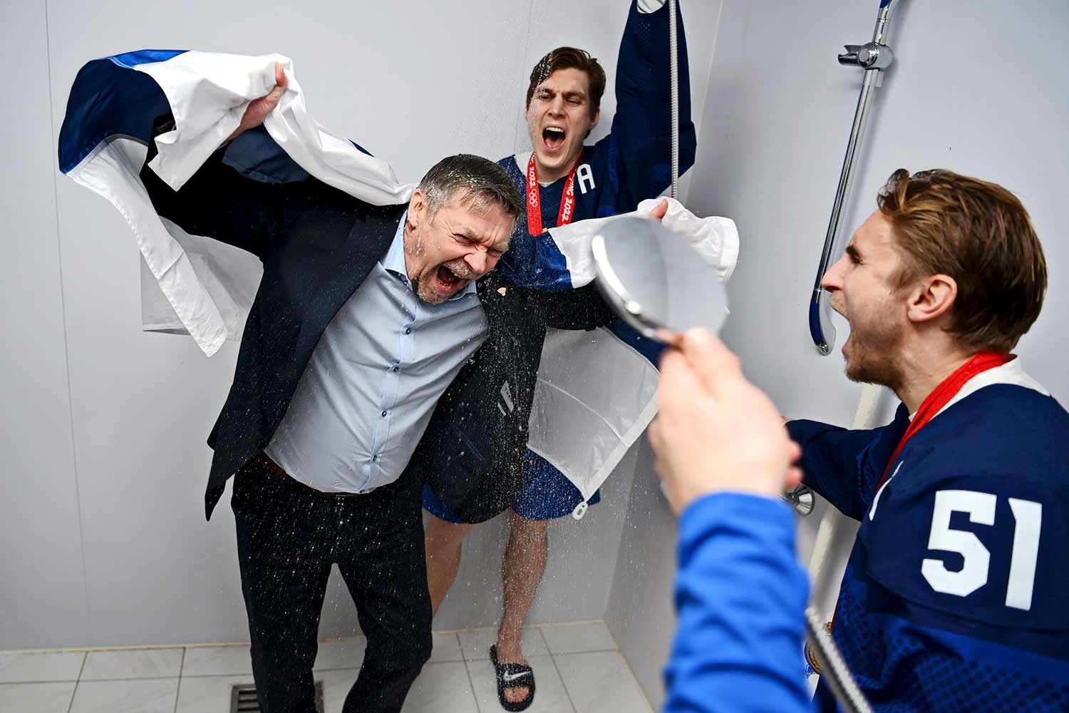 Jukka Jalonen, Atte Ohtamaa (takana) ja Valtteri Filppula.
