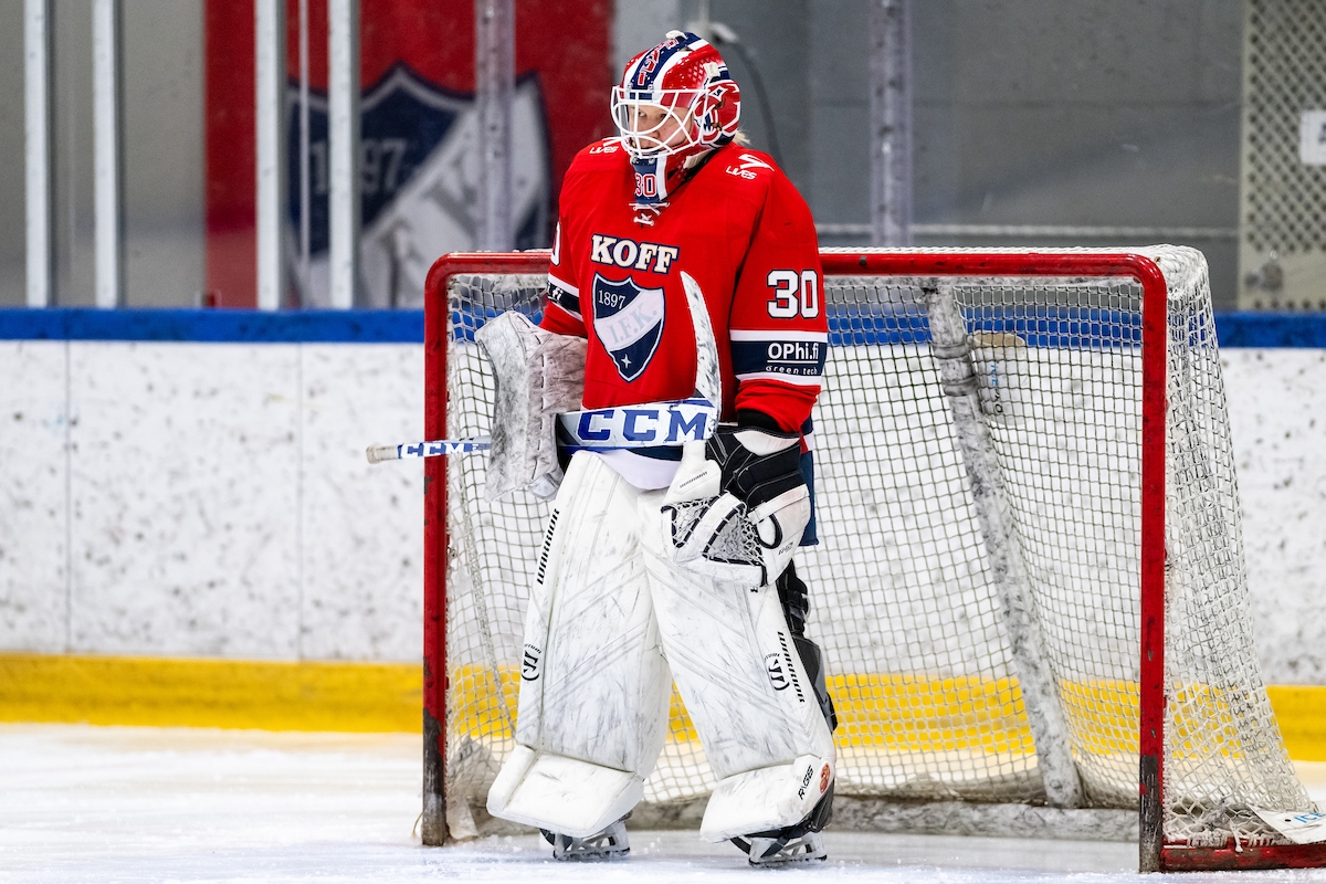 HIFK:n Miia Vainio oli erinomaisessa torjuntavireessä Naisten Liigan toisessa loppuottelussa.