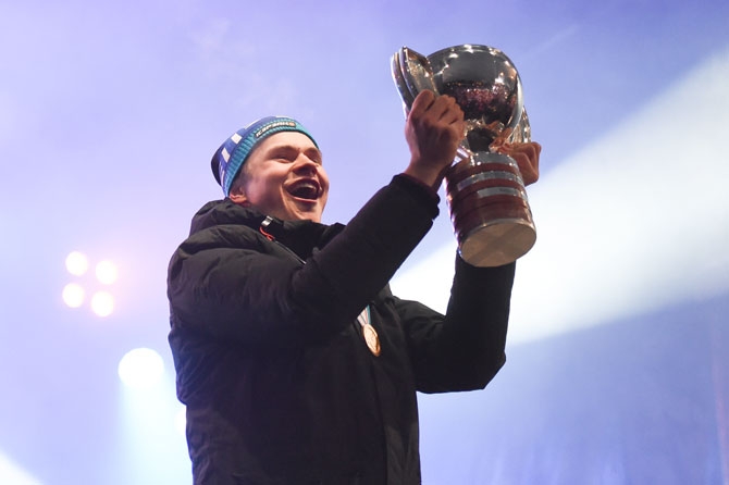 Vielä kerran lavalle maailmanmestareiden kanssa - Kuvia kultajuhlista!
