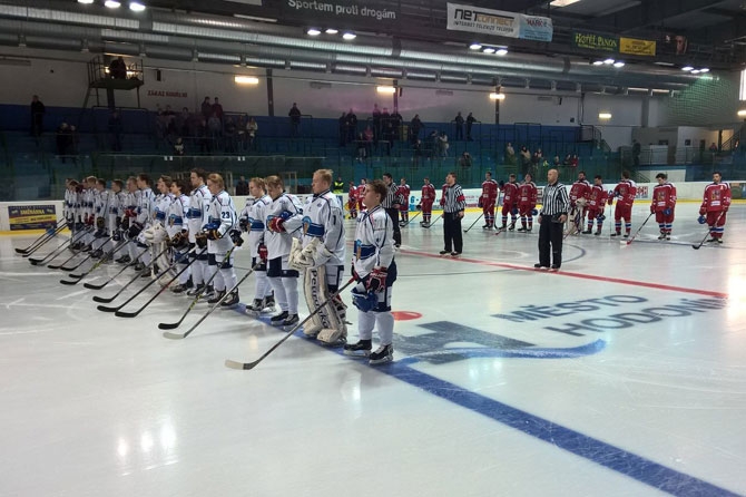 Nuoret Leijonat kaatoi Tshekin - Suomella hurja viiden maalin avauserä