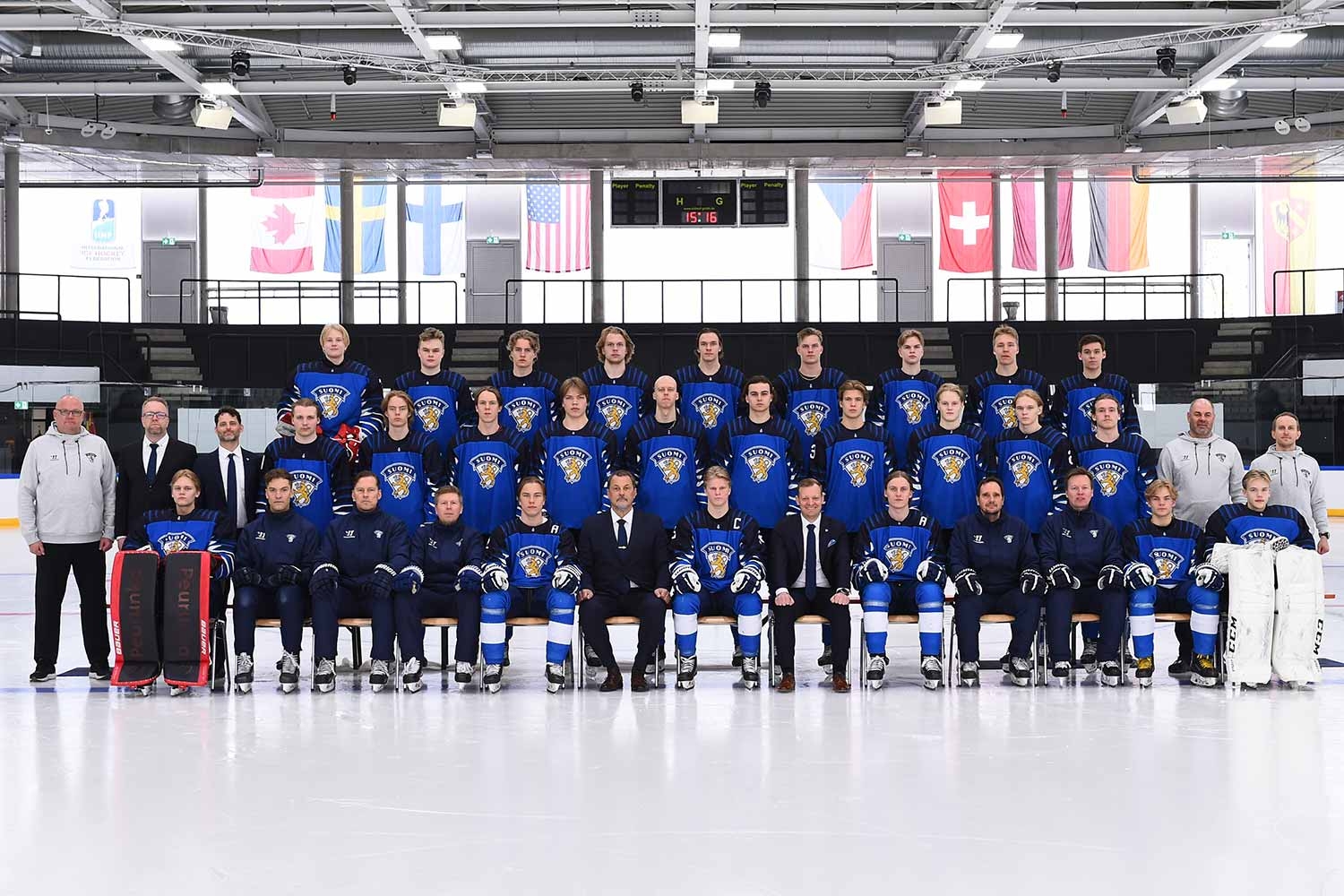 Vielä kerran tällä joukkueella! Pikkuleijonat luottaa tuttuun kokoonpanoon pronssiottelussa – Suomi–Tshekki kello 15.30 TV5 ja Discovery+