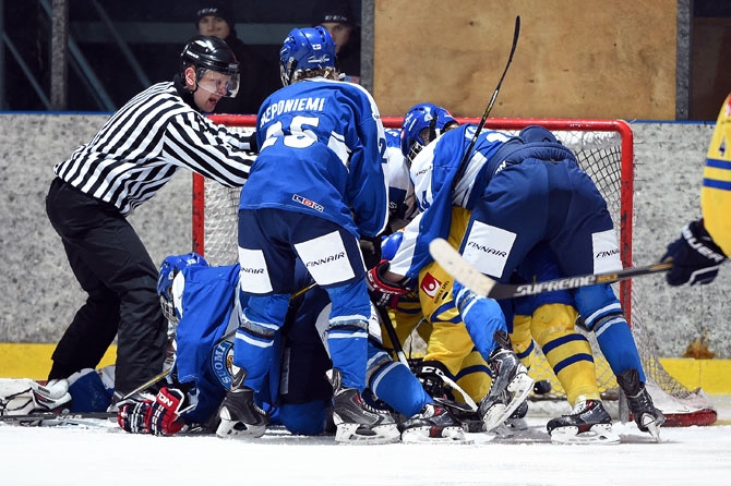 U16:n Ruotsi-ottelu molempien iltapäivälehtien luetuin uutinen sunnuntai-iltana