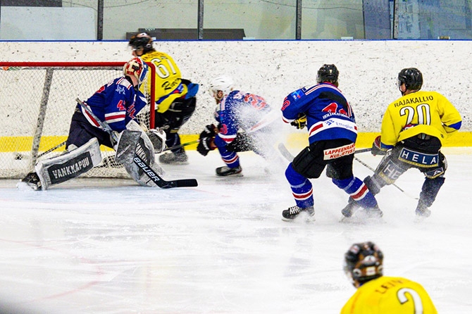 Karhu HT vei ottelusarjan HC Giantseja vastaan nimiinsä 2-0. 