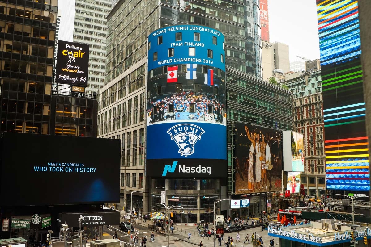 Leijonien maailmanmestaruus näkyi myös New Yorkin Times Squarella